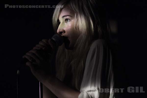 ZOLA JESUS - 2011-09-28 - PARIS - Point Ephemere - 